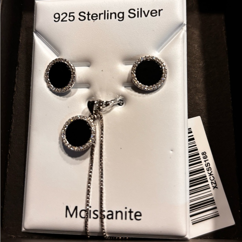 Sterling Silver Black Lab Mother of Pearl Circle Pendant & Stud Earring Set